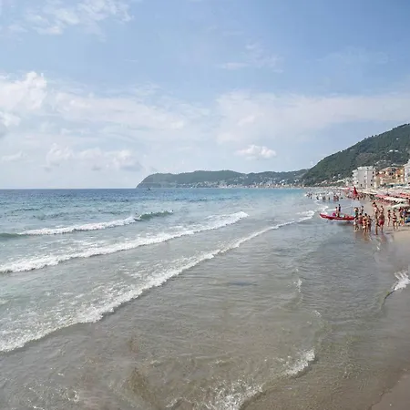 Loft Nel Centro Di Apartment Alassio